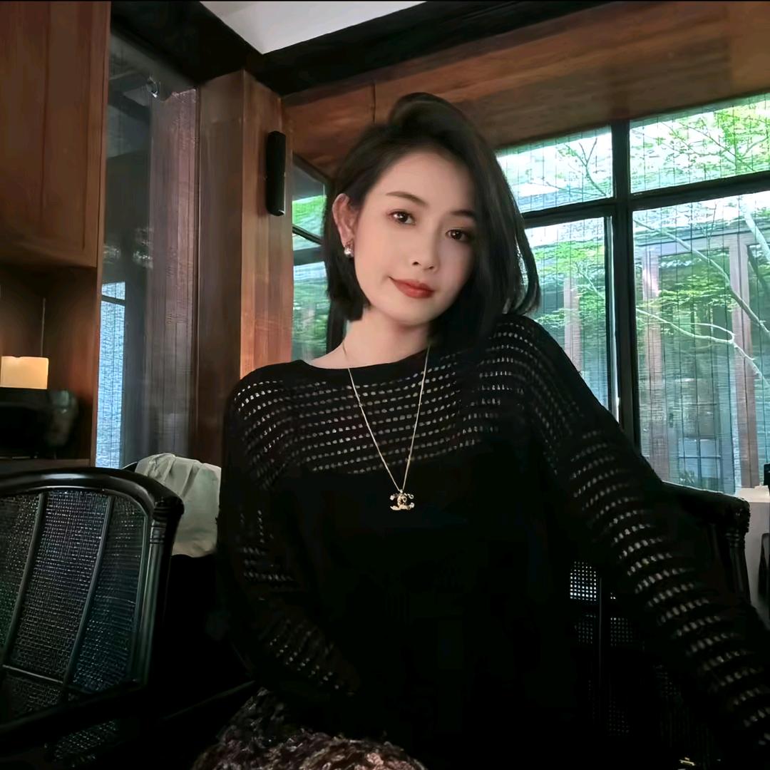 梦梦THE MENG穿搭分享