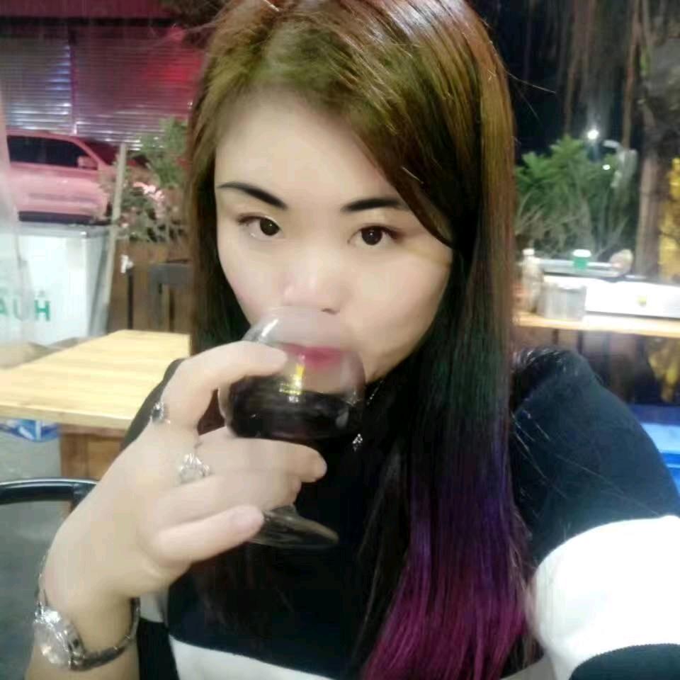 红叶爱唱歌🎤者