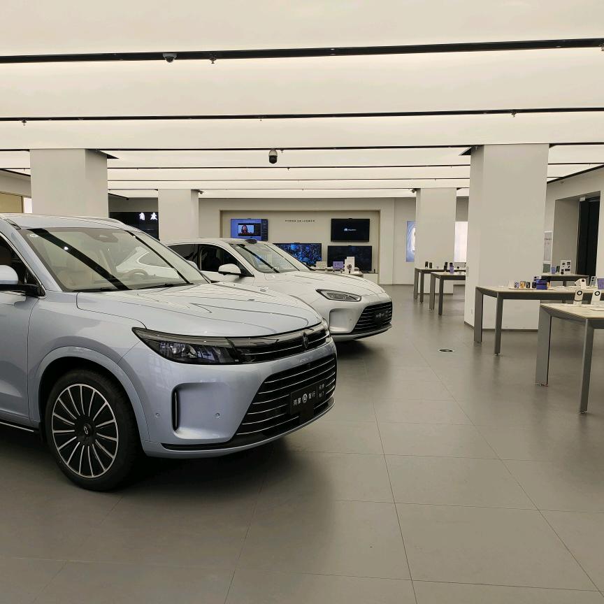 滨河华为体验店小越