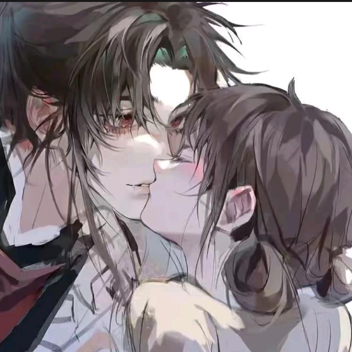 姜唯伲按