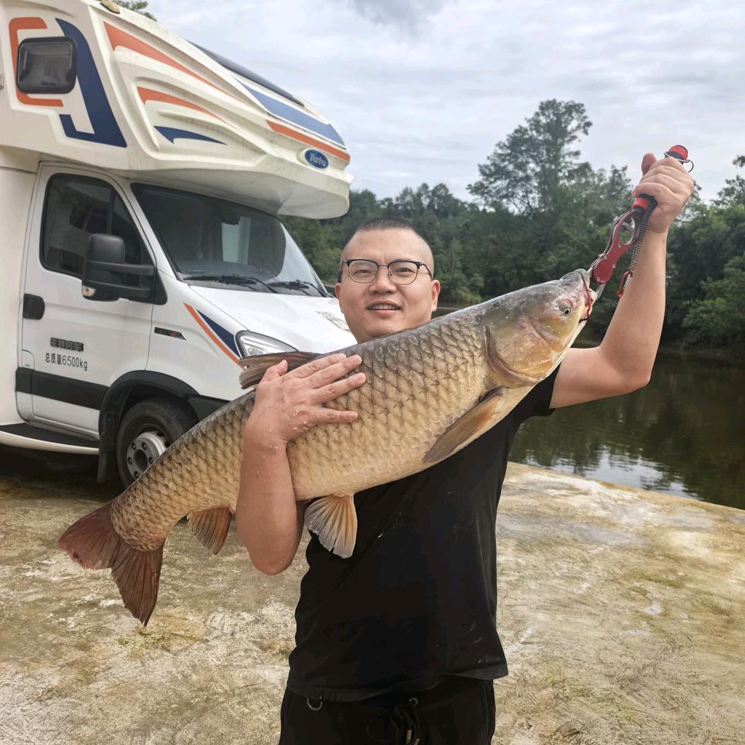 小哥（犀牛湖垂钓接待）