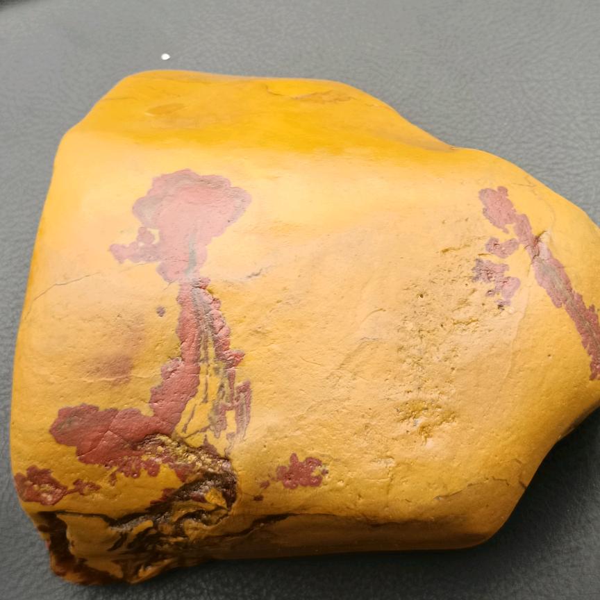 黄者风范黄蜡石