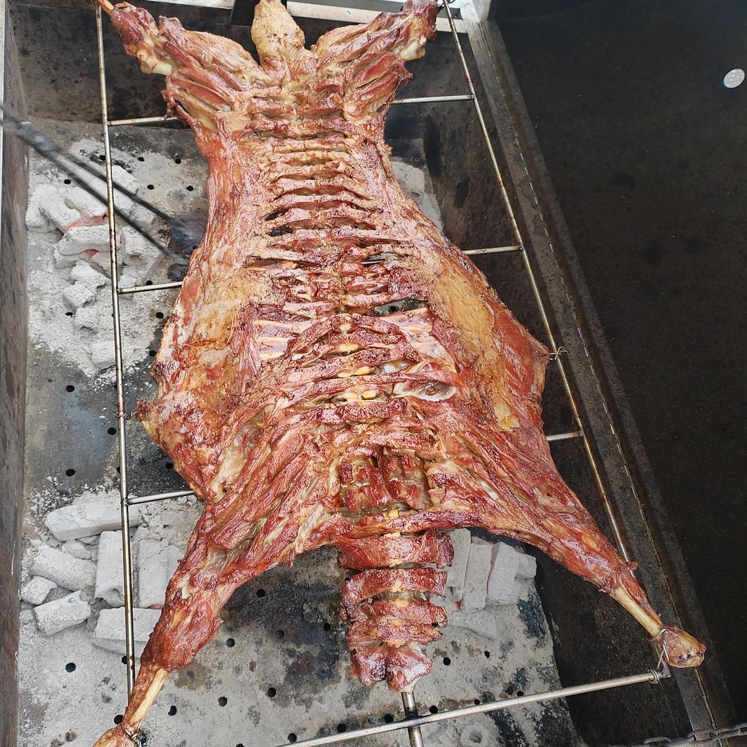 衡阳鑫哥移动烤全羊
