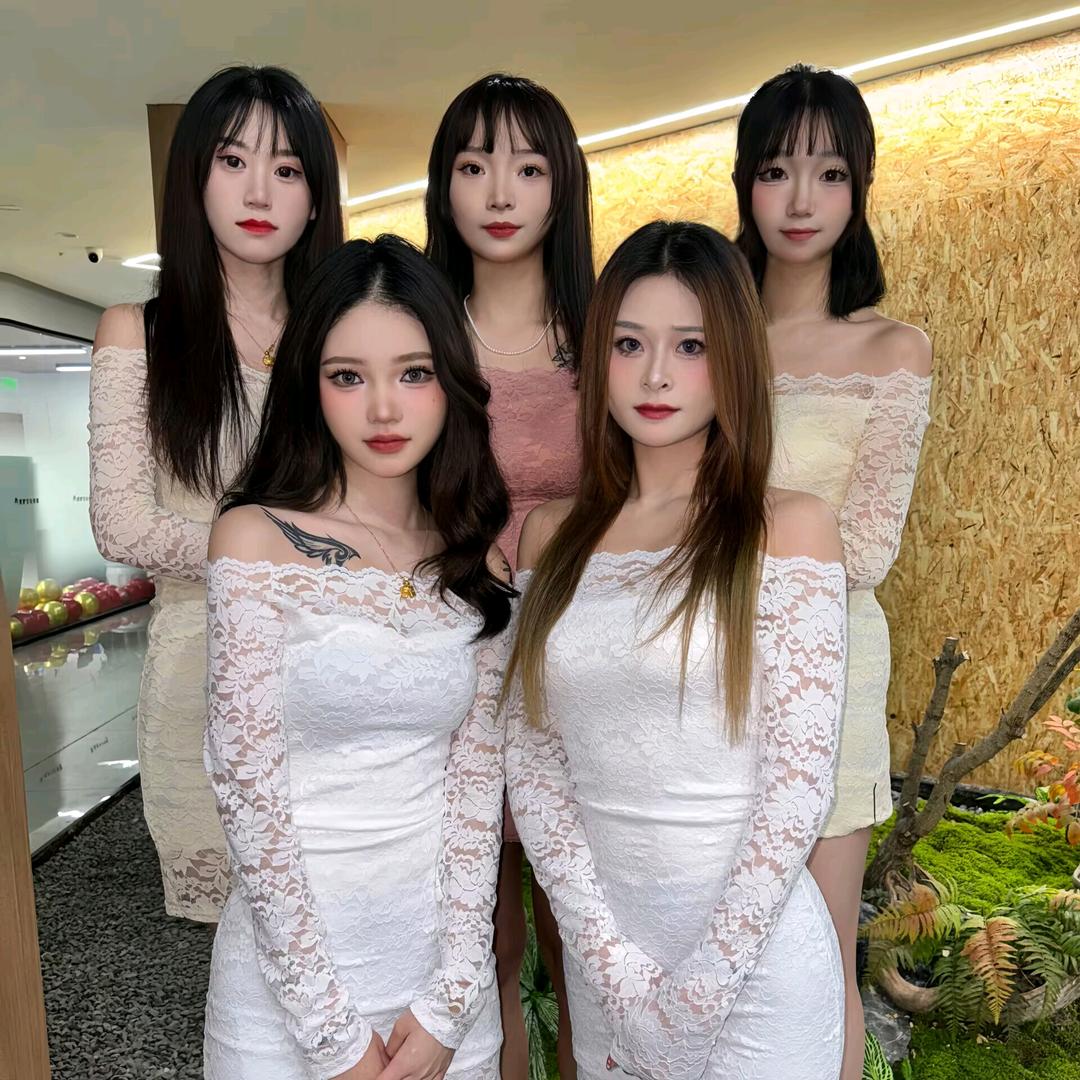 暗夜舞昙花