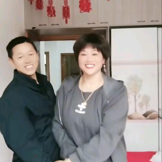 高高兴兴