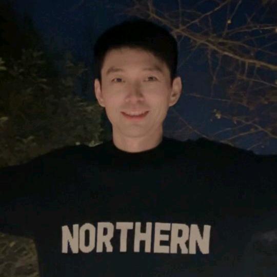 82年的老李爱唱歌