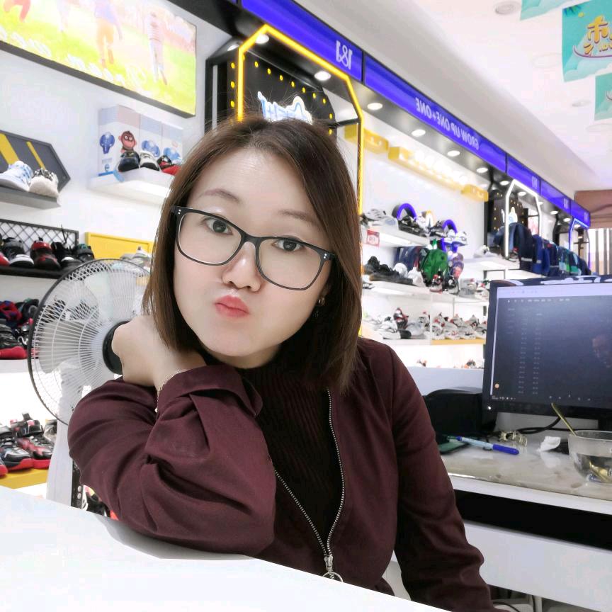 何姐:在南江卖童装童鞋