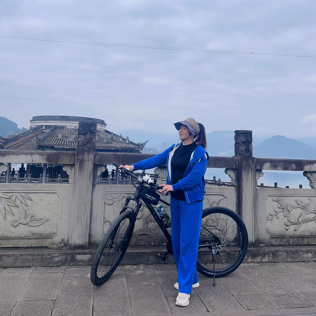 曼盈٩(￥A￥)۶盈锐