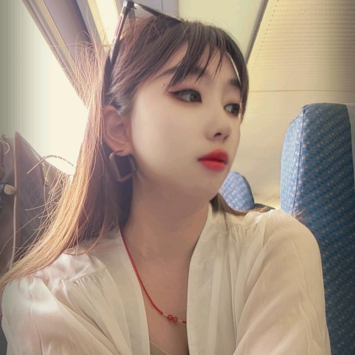 趣享冒菜小姐姐
