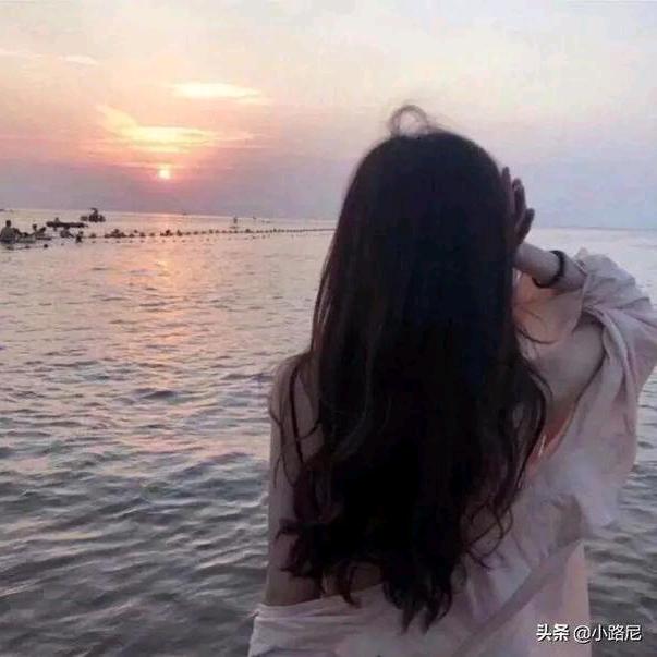 我是你触摸不到的神