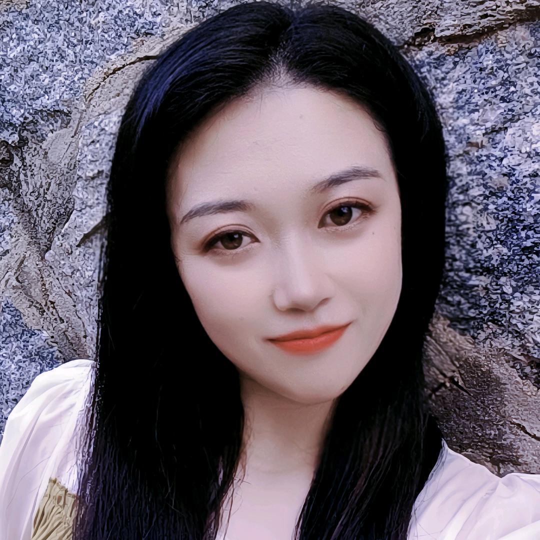 莹莹.
