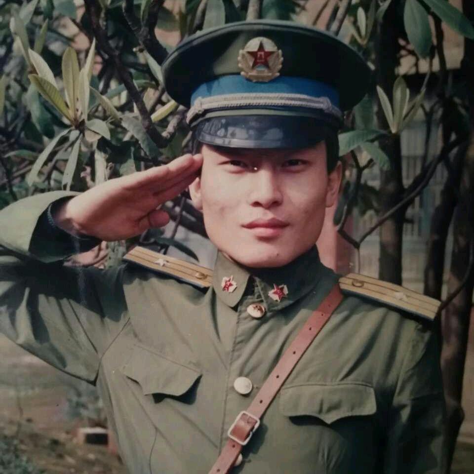 红星照我去战斗