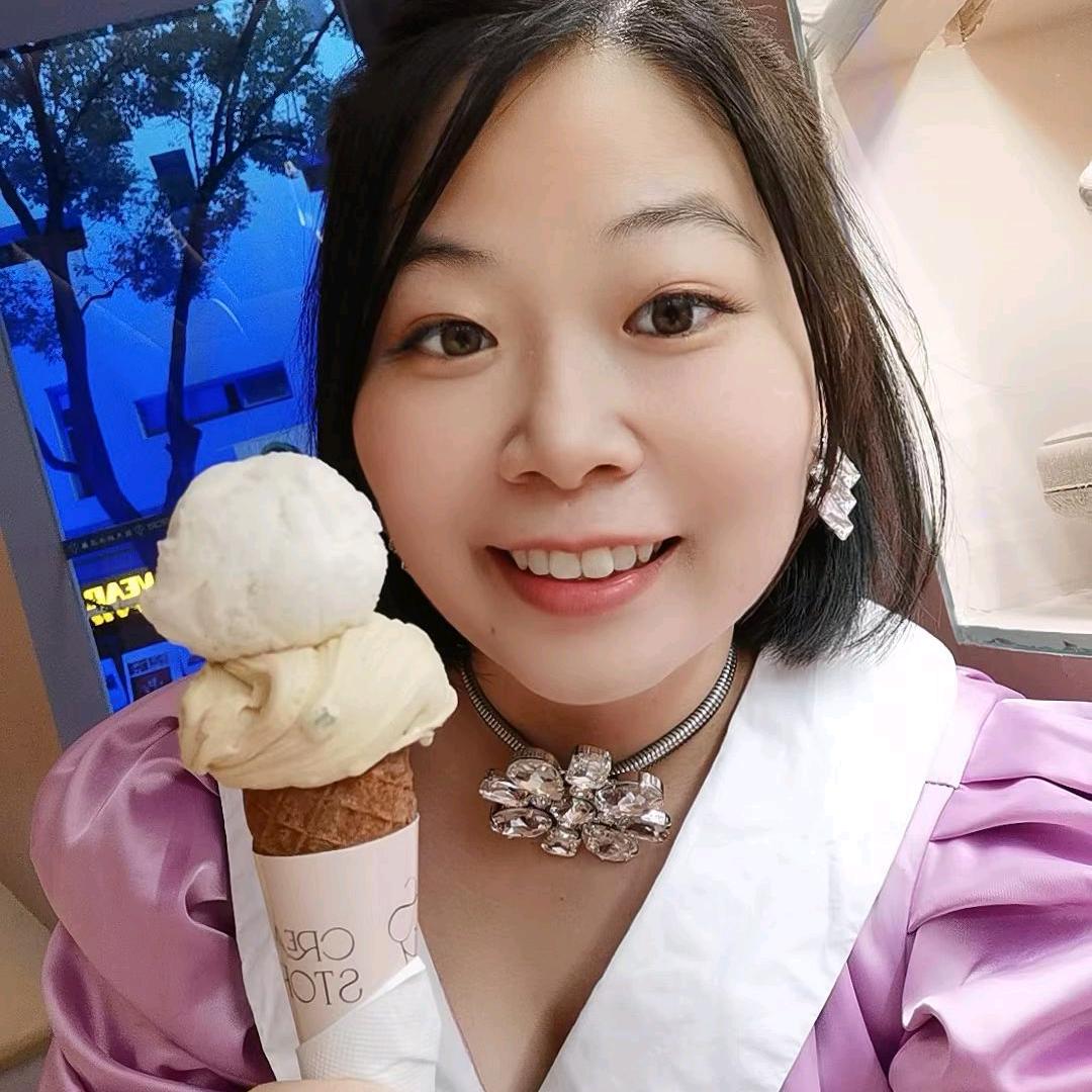 嘉嘉啵啵啵💋💋