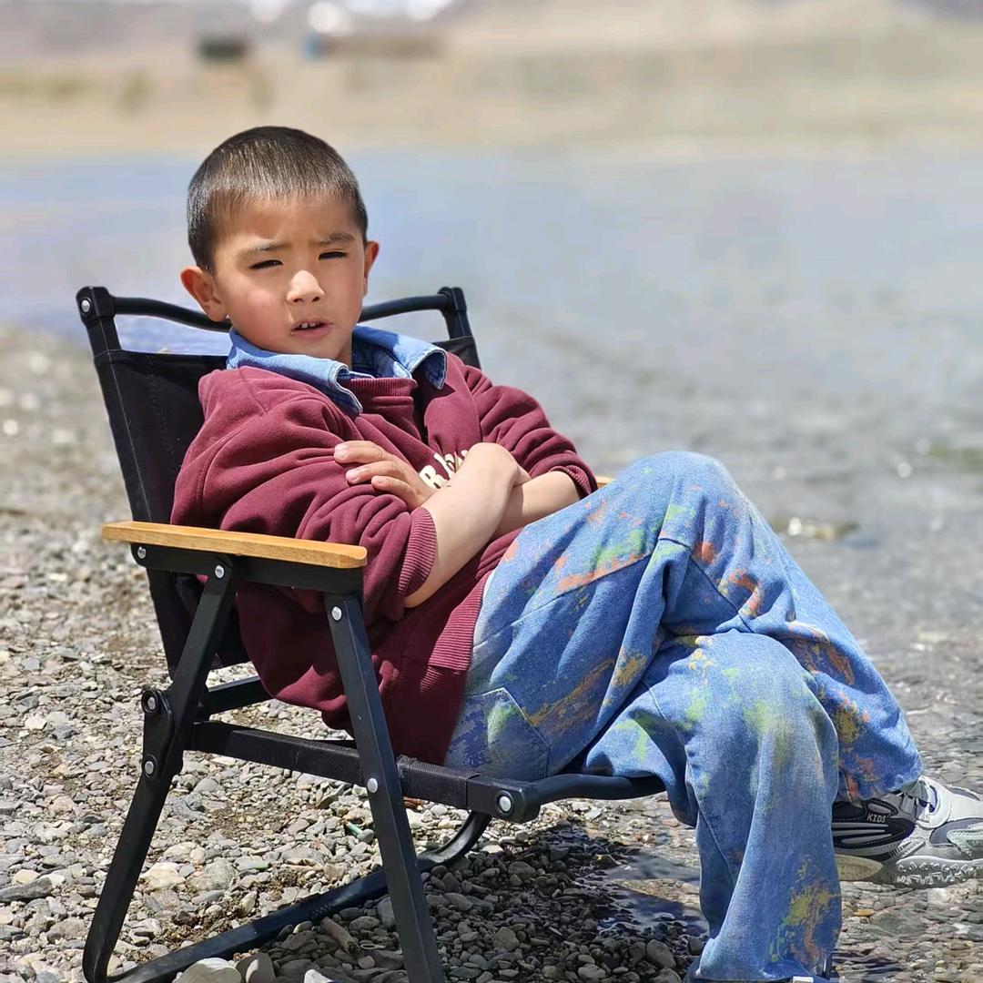 看别人不顺眼，是自己修养不够