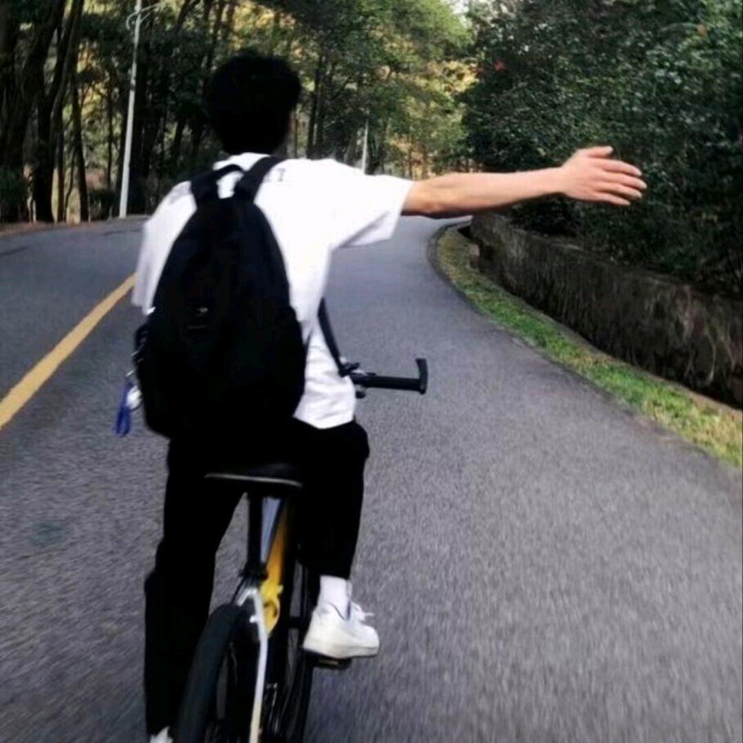 爱吃🍍