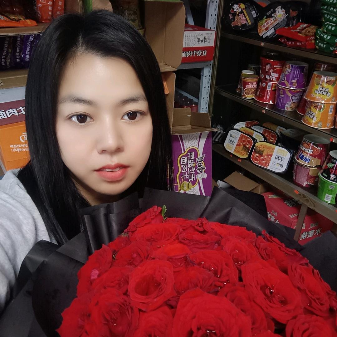 爱跳舞的罗美丽