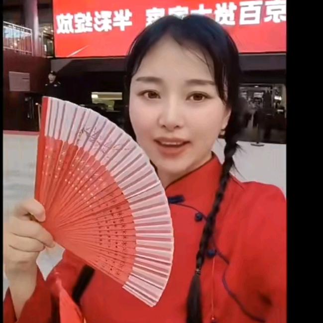 小姨辣辣遛娃记