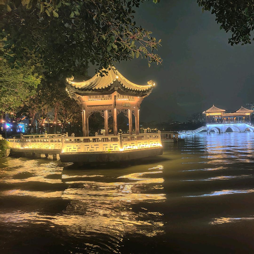 低调的美