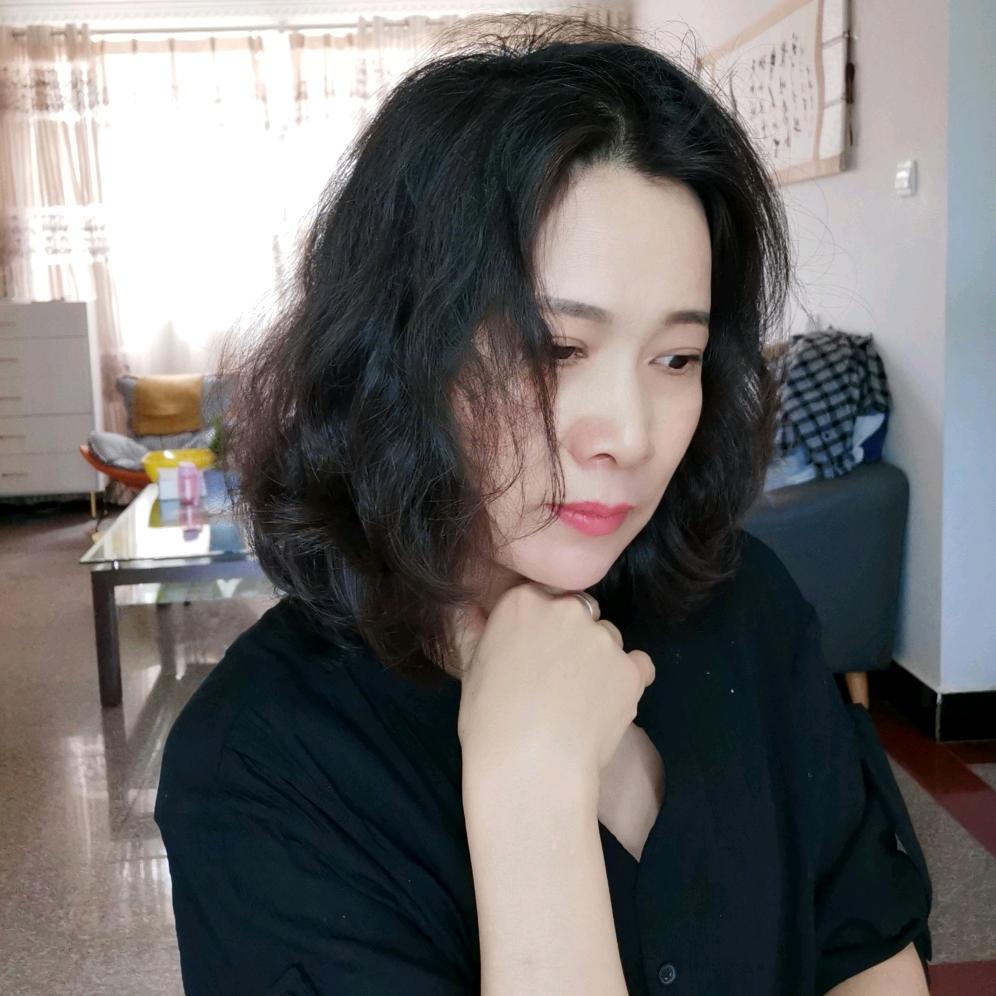 侯小侯（爱戴内衣生活馆）