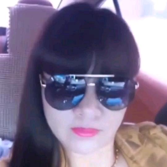 @落叶不懂风的情：