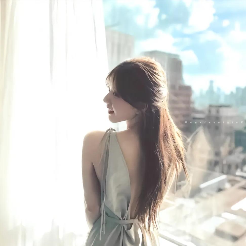 露桉妤-（想破200粉）