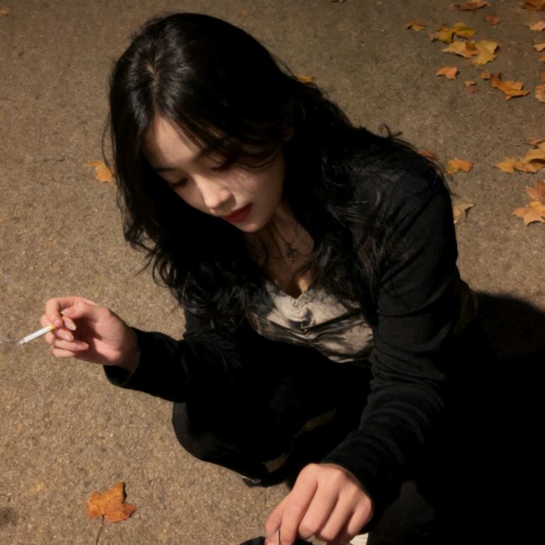 女的