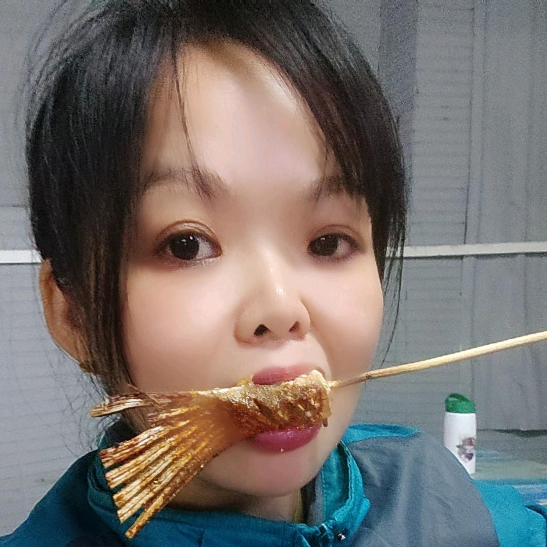 炭烤新鲜牛肉2元/串(芳姐)