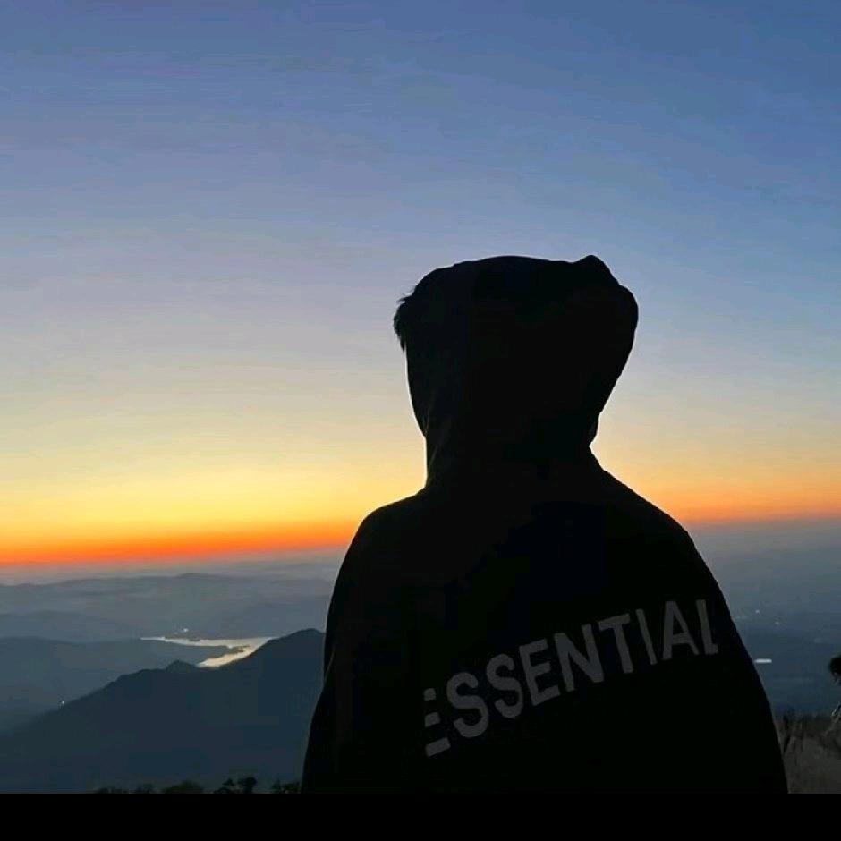 深夜中的，一道光