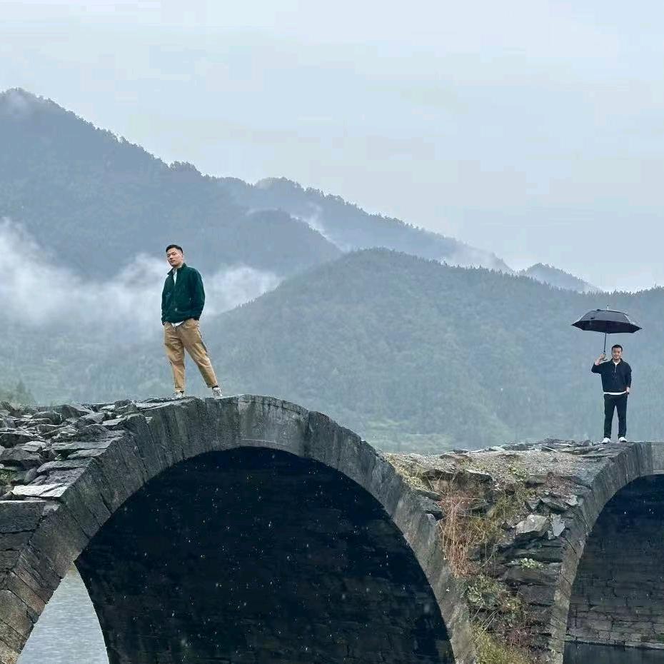 溜边的黄花鱼
