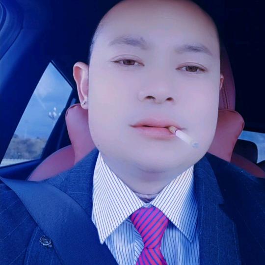 在外拼搏只为娶你