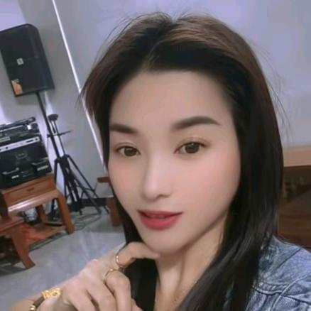贵港小伶