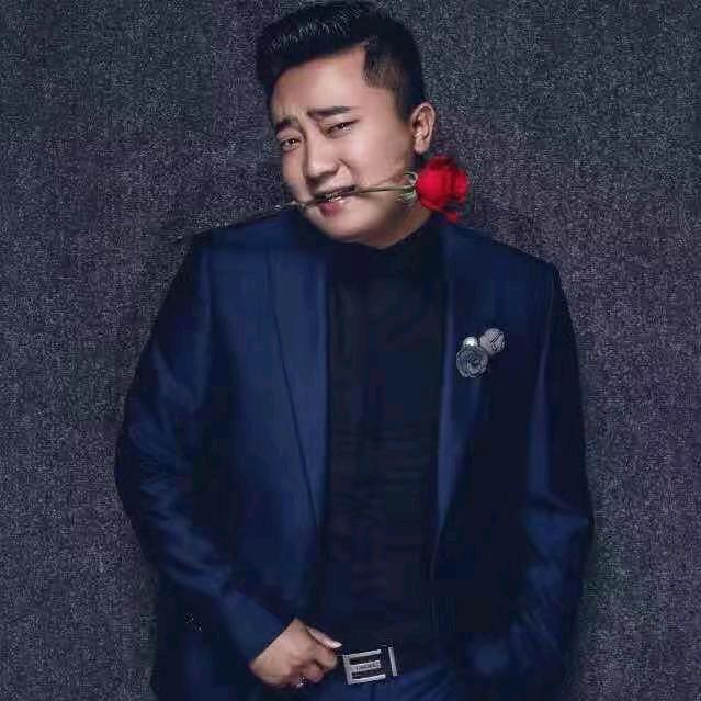 心如猛虎细嗅蔷薇、