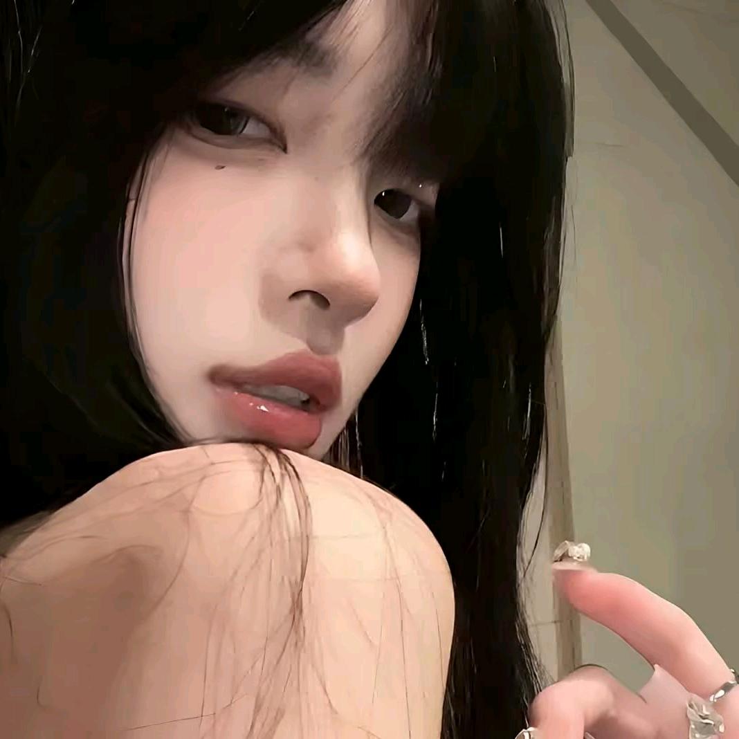 露比.