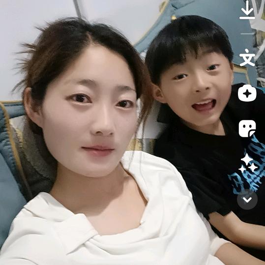 锐、摆摊姐