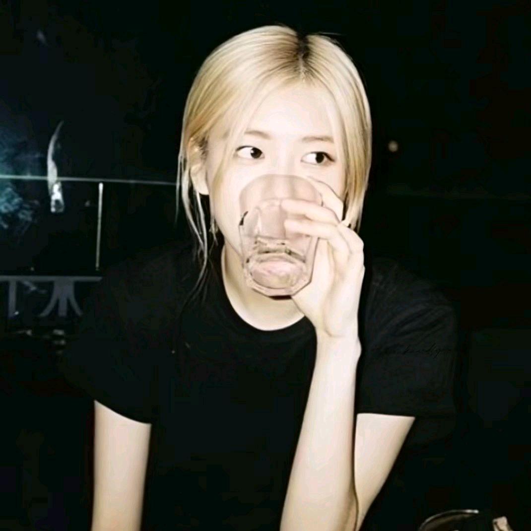 世界以痛吻缘