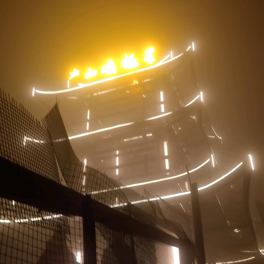 只饮烈酒不谈过往