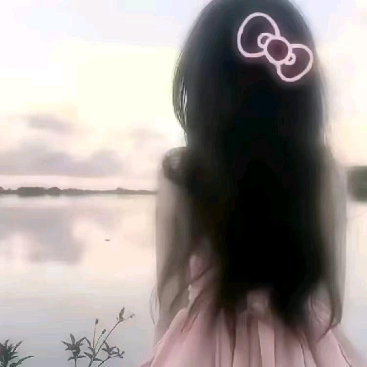 小卑鄙ヽ(｡◕o◕｡)ﾉ.头像