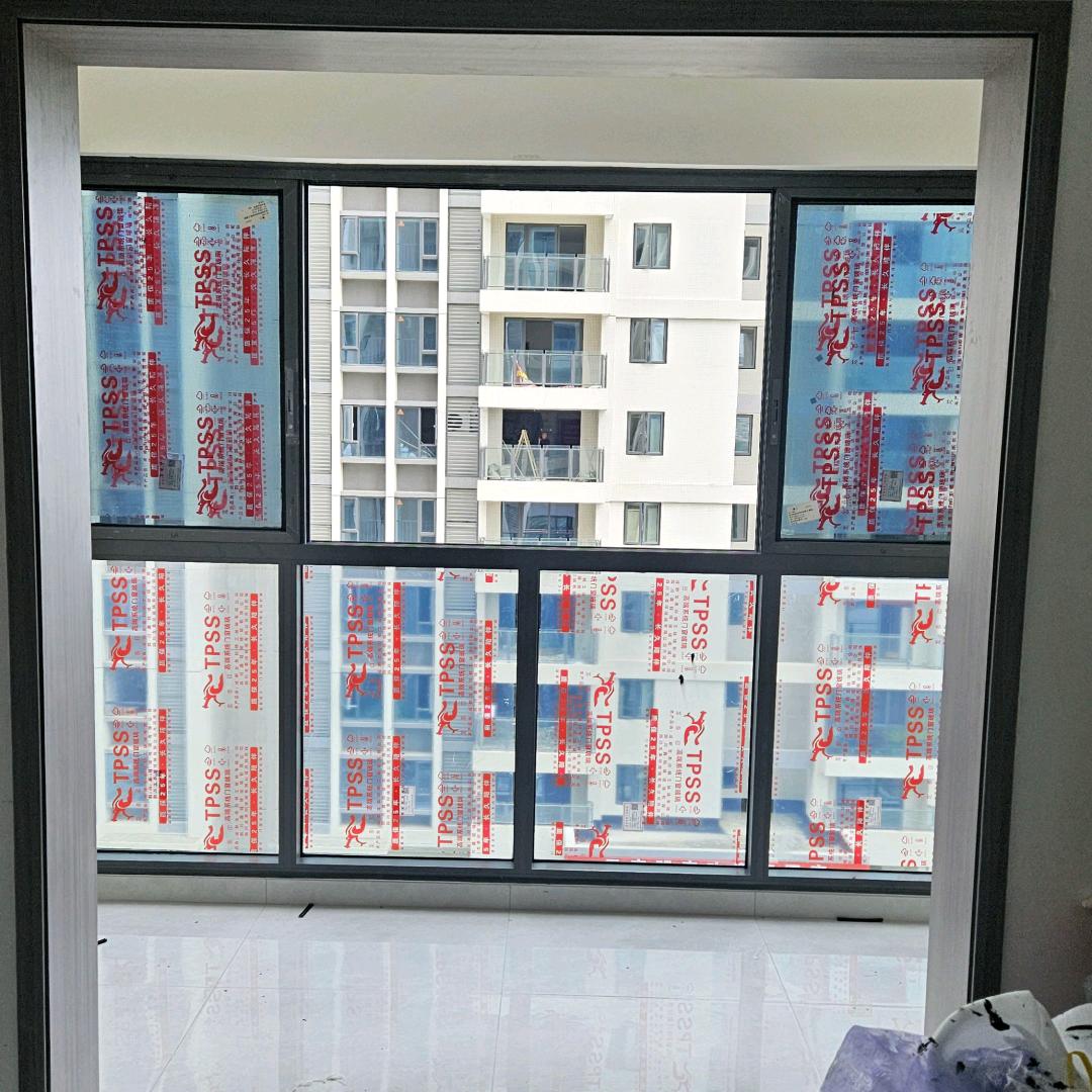 王师成都专业（打胶）安装门窗