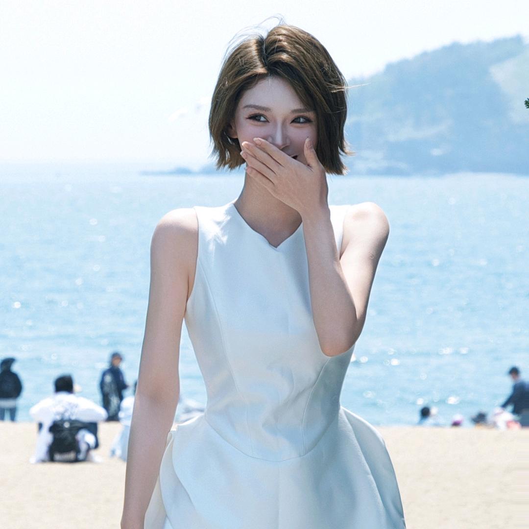 小美爱发呆