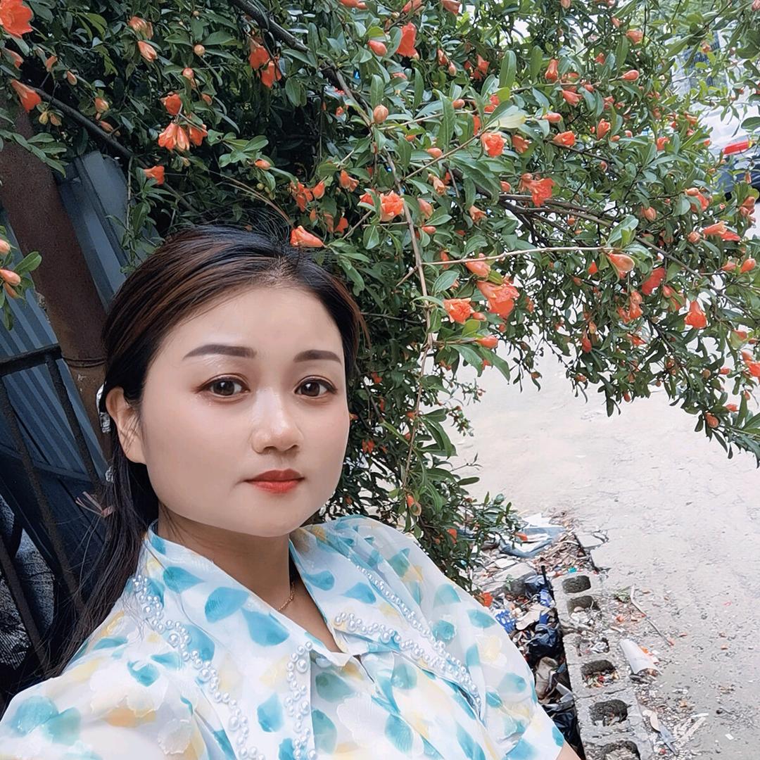 玲玲（每晚19:05）