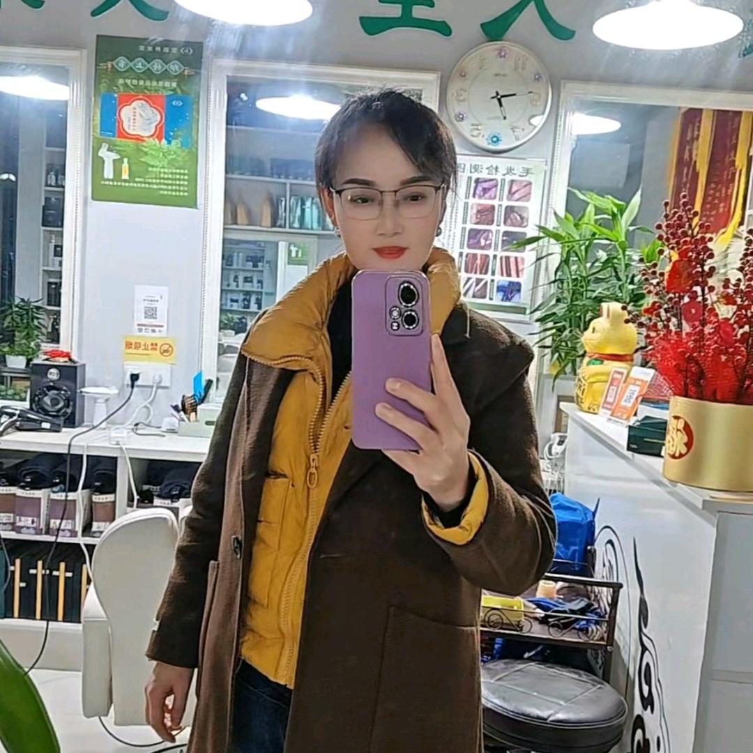做白发的陈姐