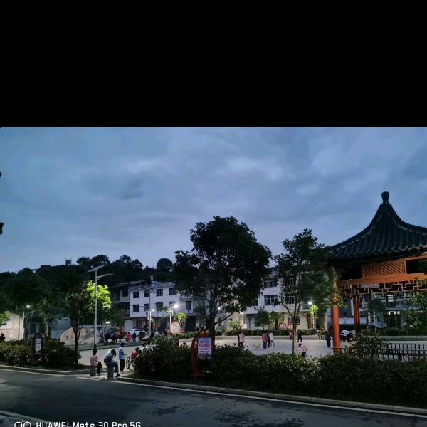 广信区华强制衣厂