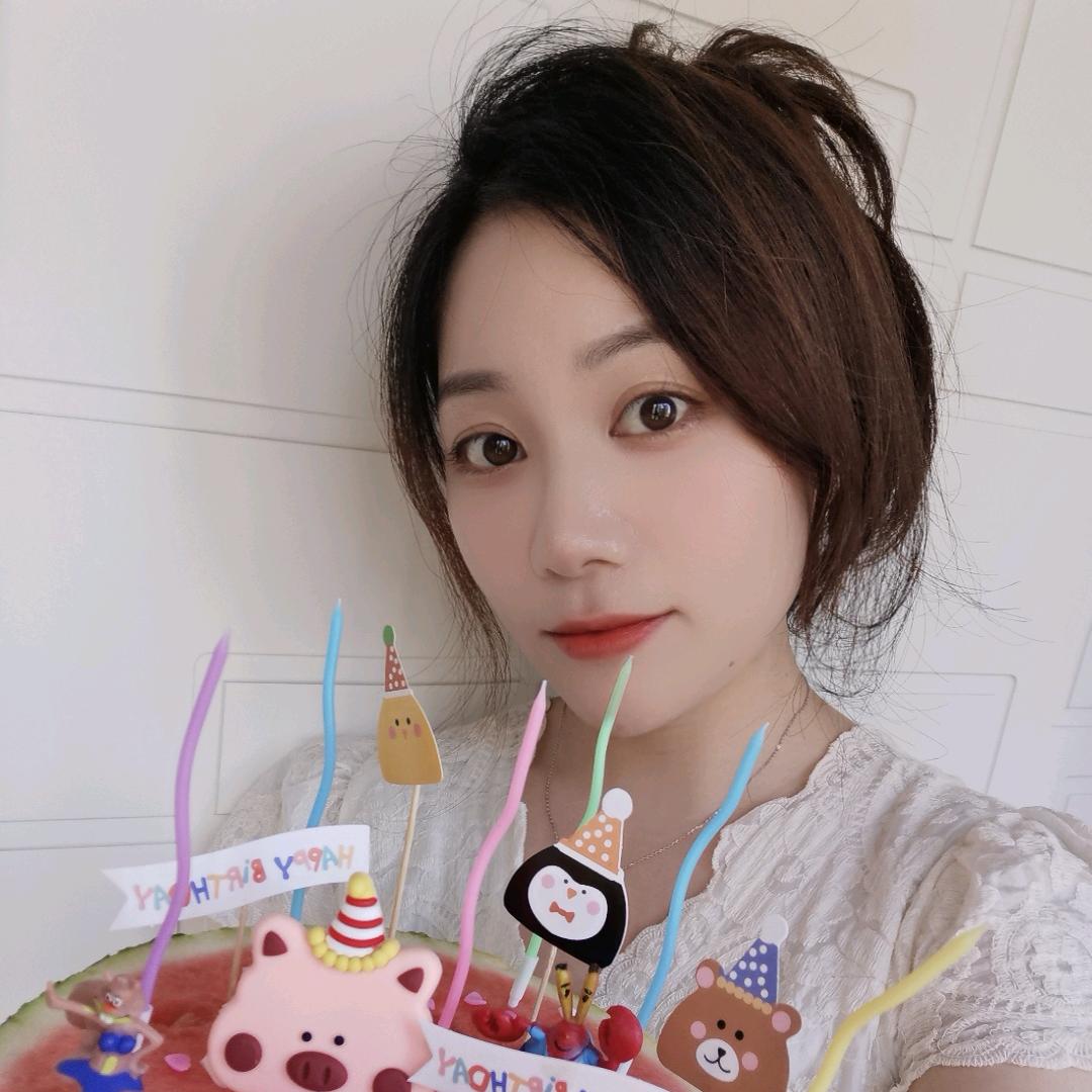 卖麻辣烫的小姐姐💕