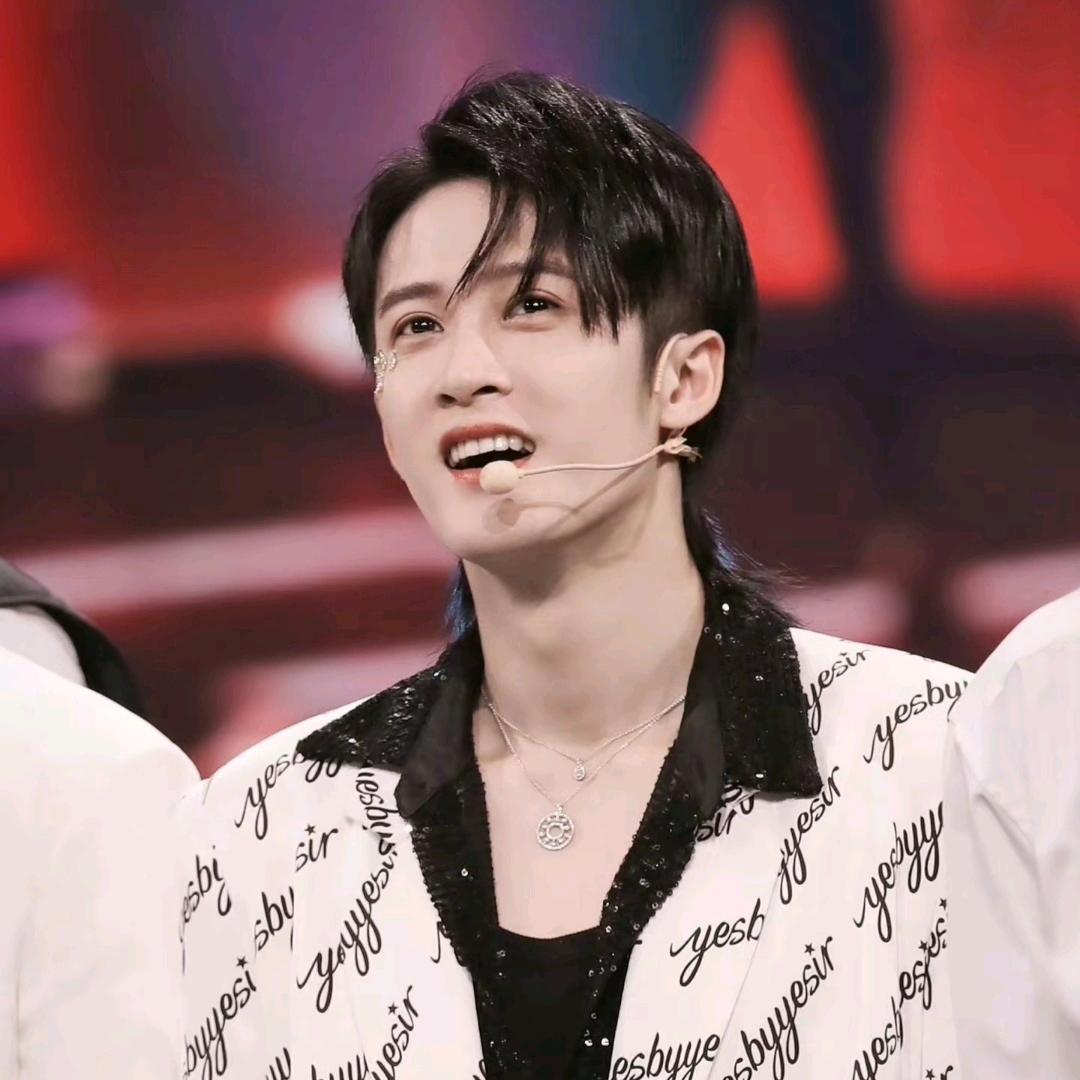 🌈跟着偶像学穿搭