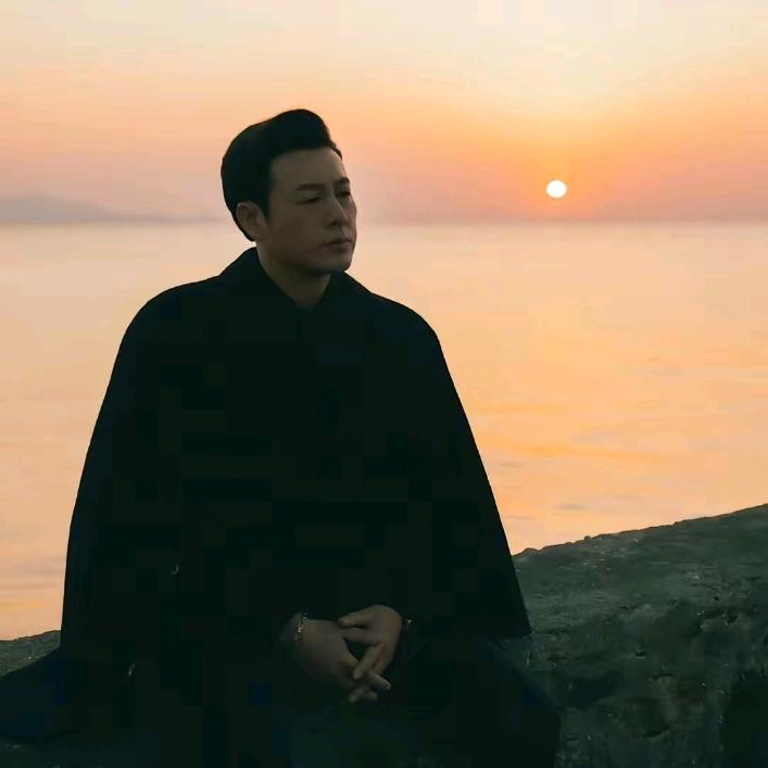 爱摄影的小泽