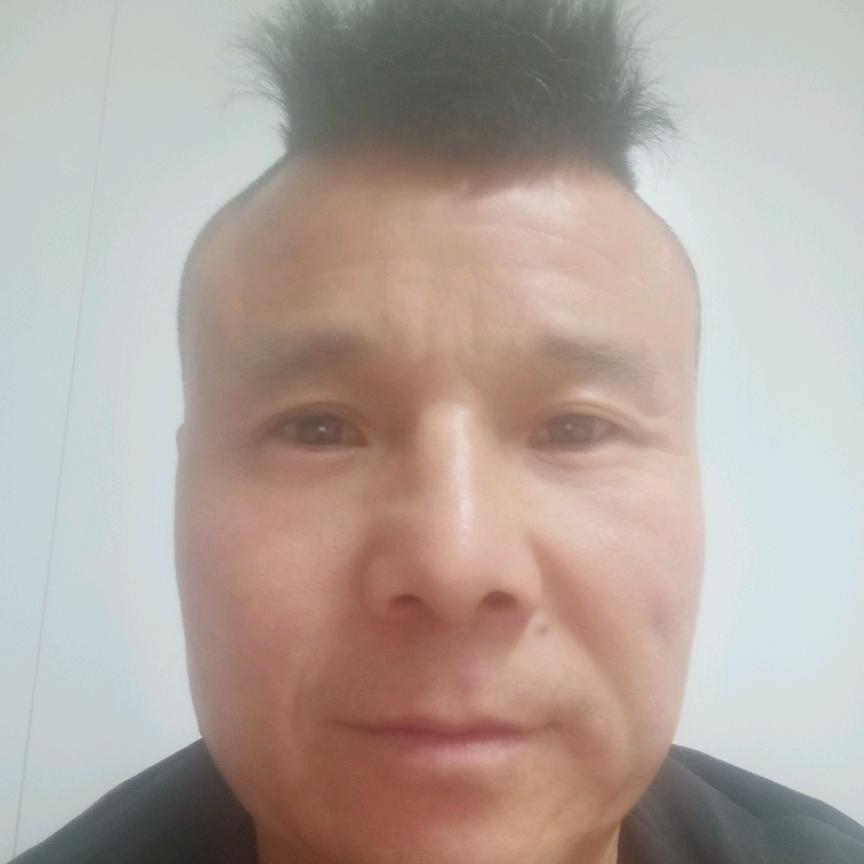 单身男人。