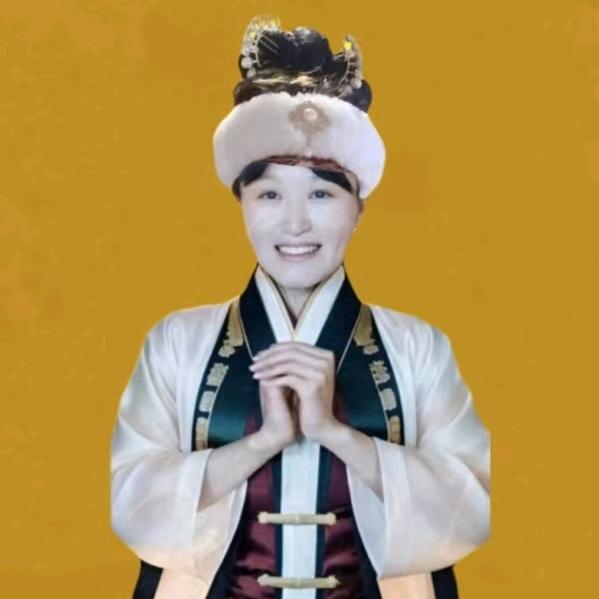 董芸汐（三农華姐)