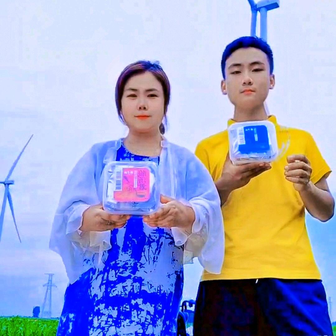 大个儿子小个妈妈