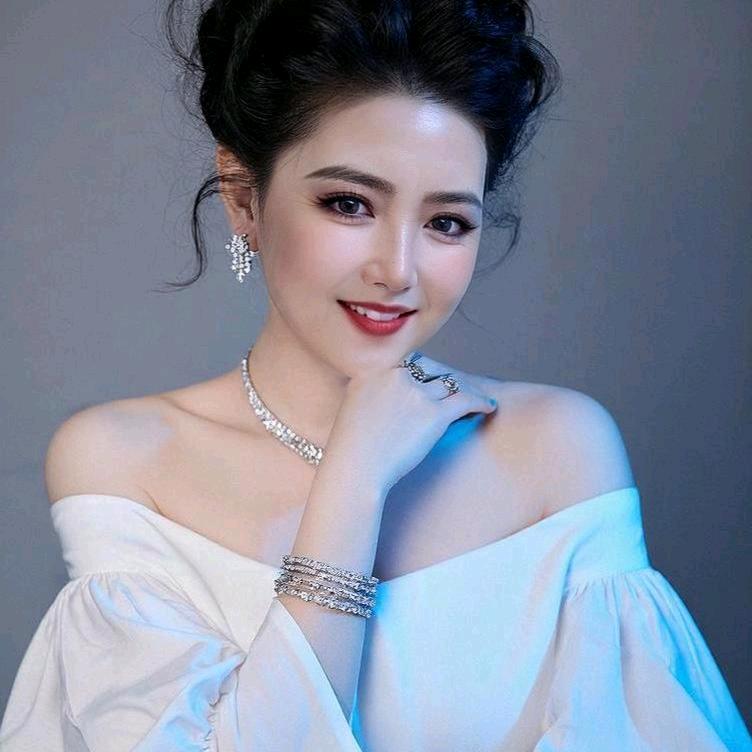 漂亮女人