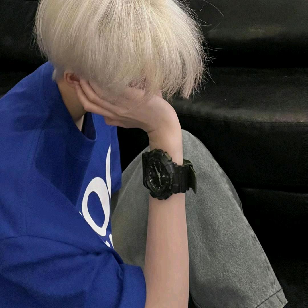 24岁纯情少男兜不住屎被护工暴打